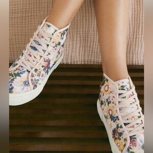 JUSTFAB NEVER WORN FLORAL SPRING SNEAKERS Size 11